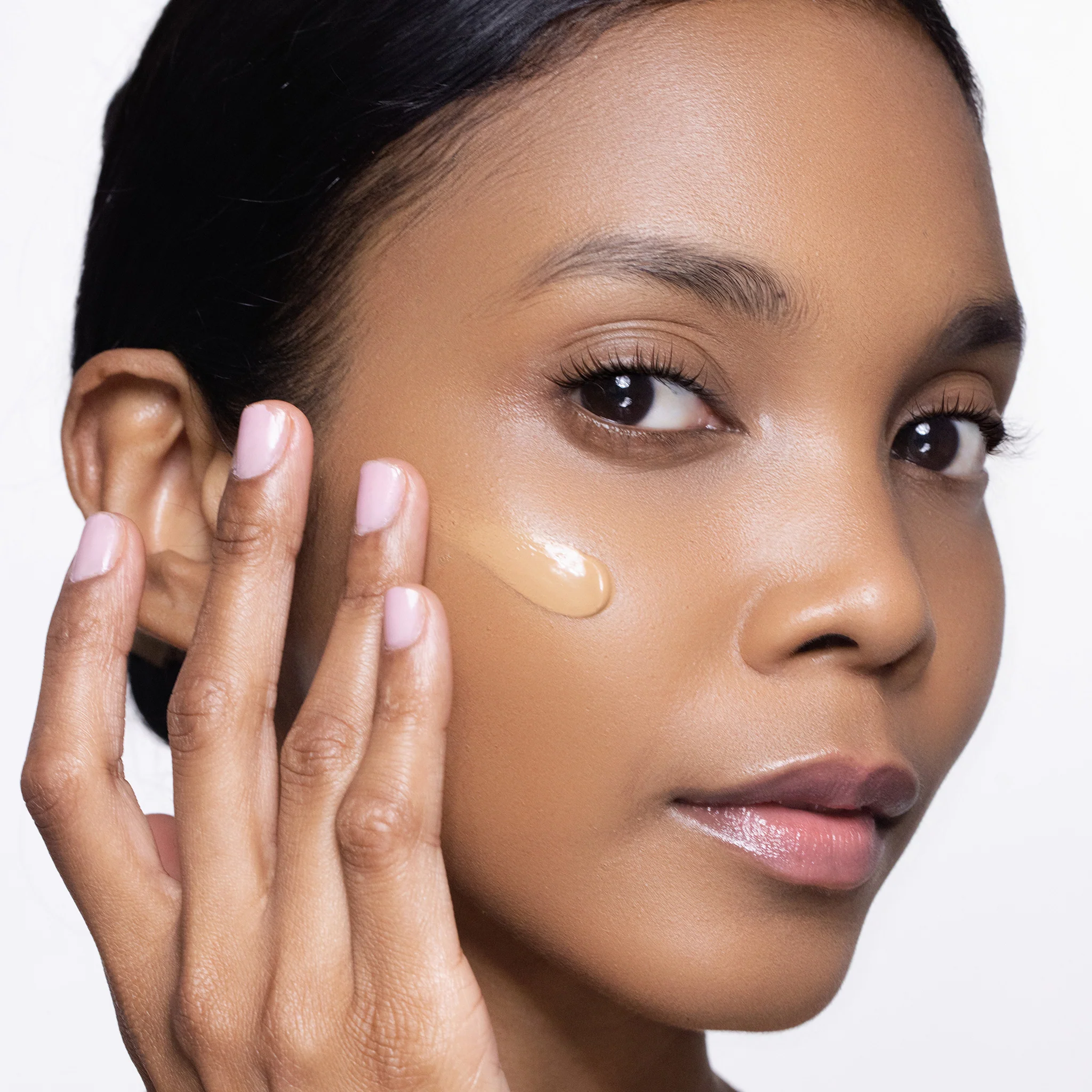 Instant Solutions® Beauty Balm SPF 35 - Image 14